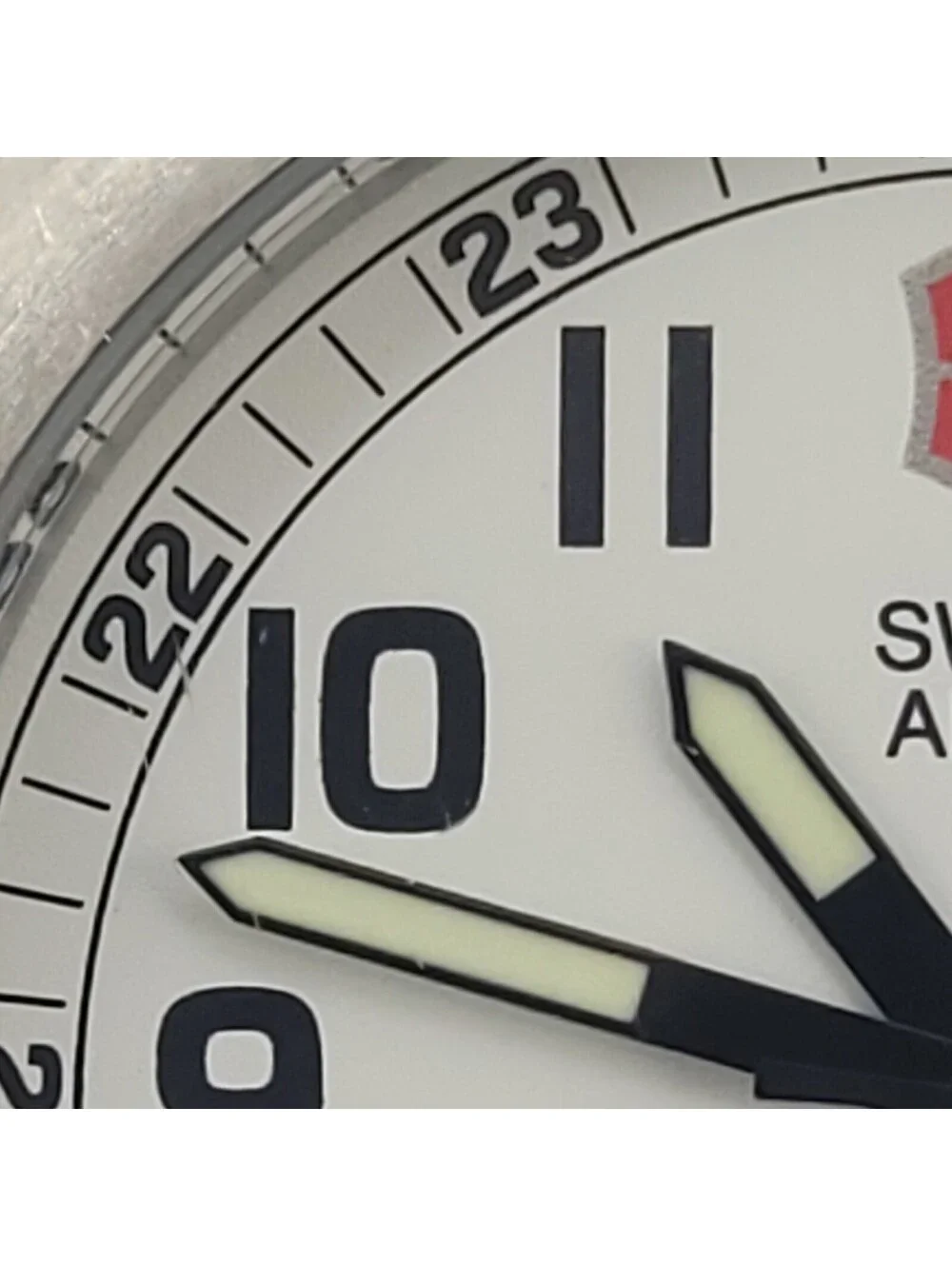 Victorinox Swiss Army Field Watch White Dial Swiss Made New Battery